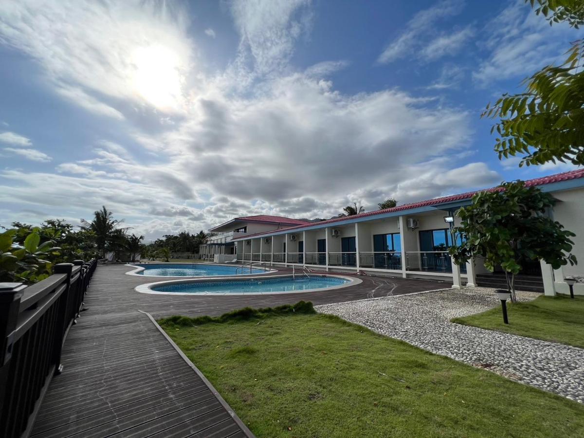 W Golf Resort Oslob Extérieur photo