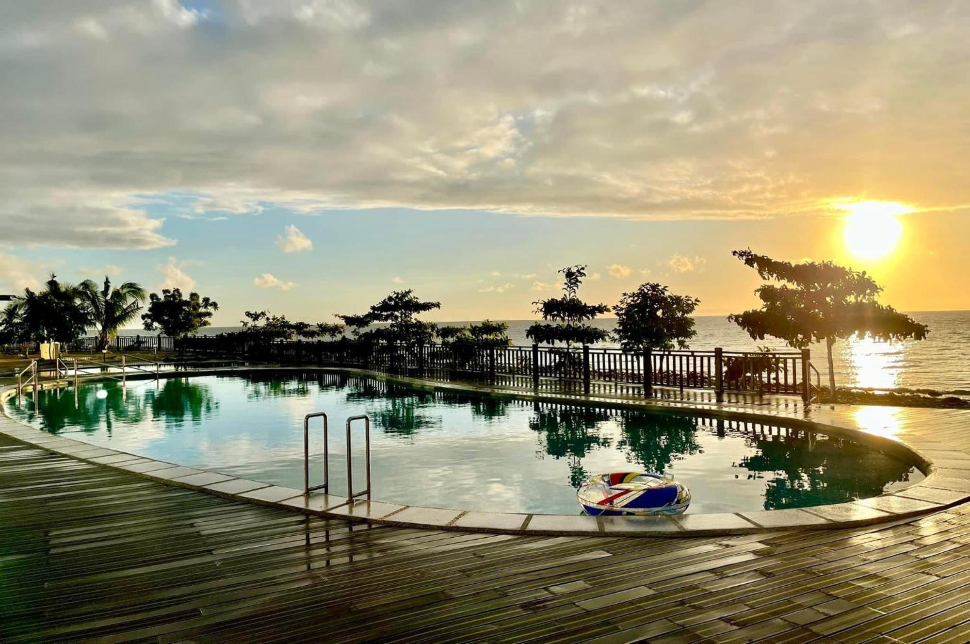 W Golf Resort Oslob Extérieur photo