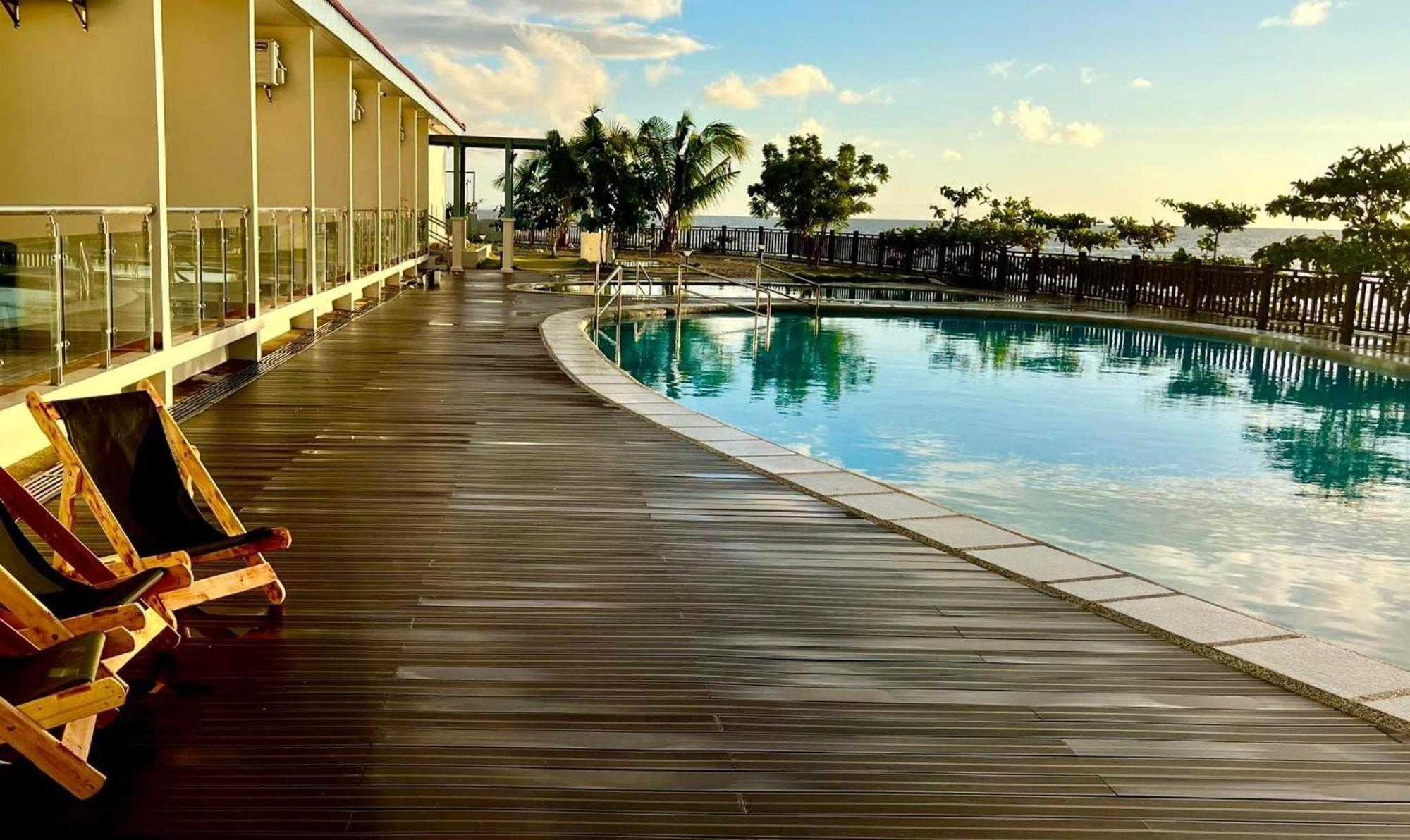 W Golf Resort Oslob Extérieur photo
