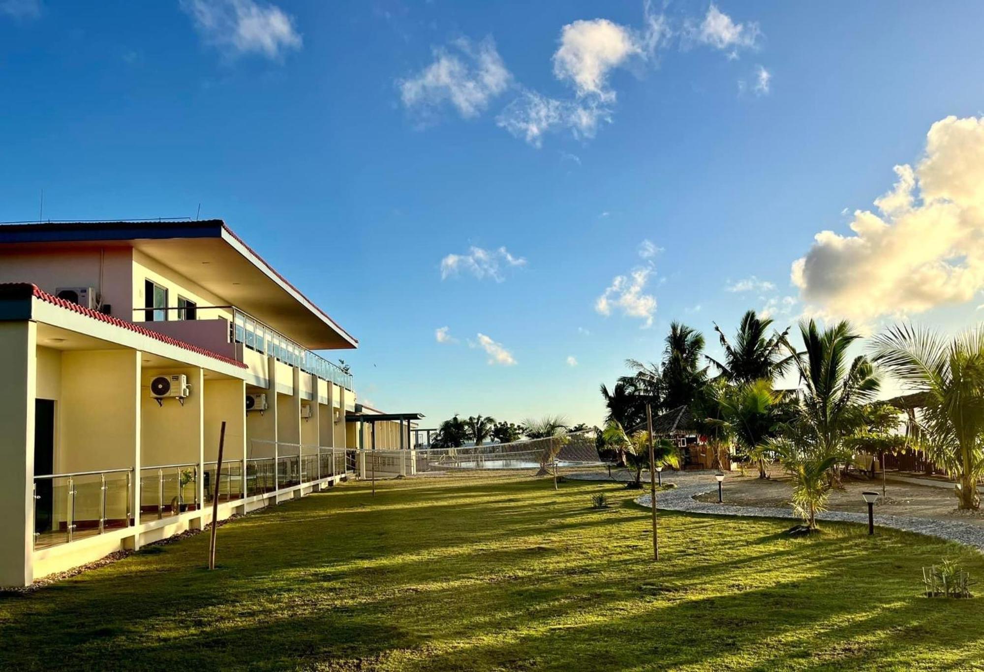 W Golf Resort Oslob Extérieur photo