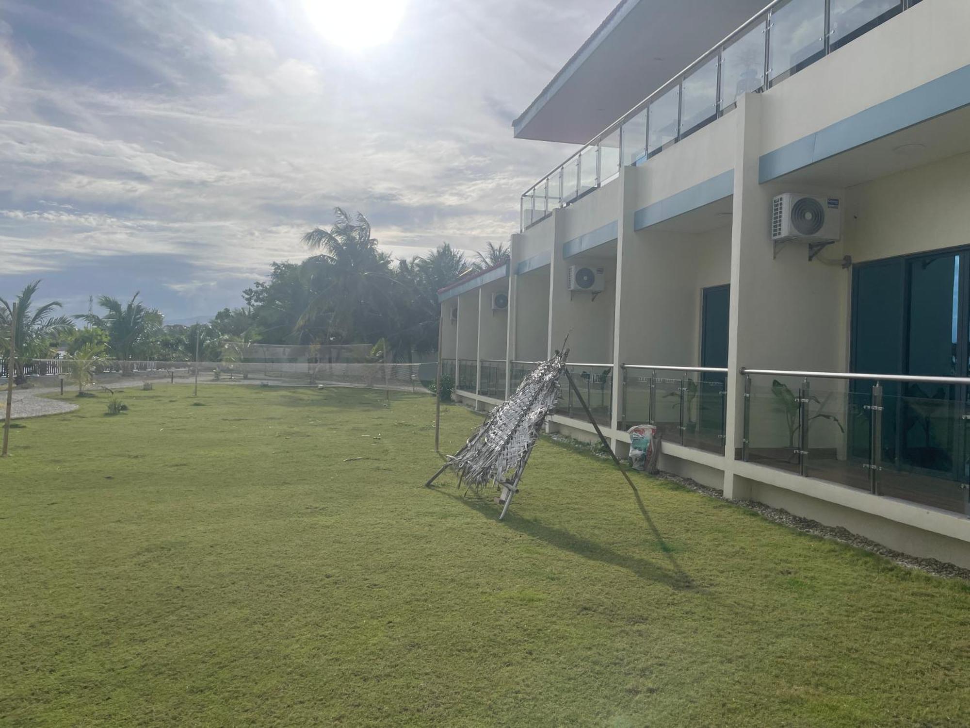 W Golf Resort Oslob Extérieur photo