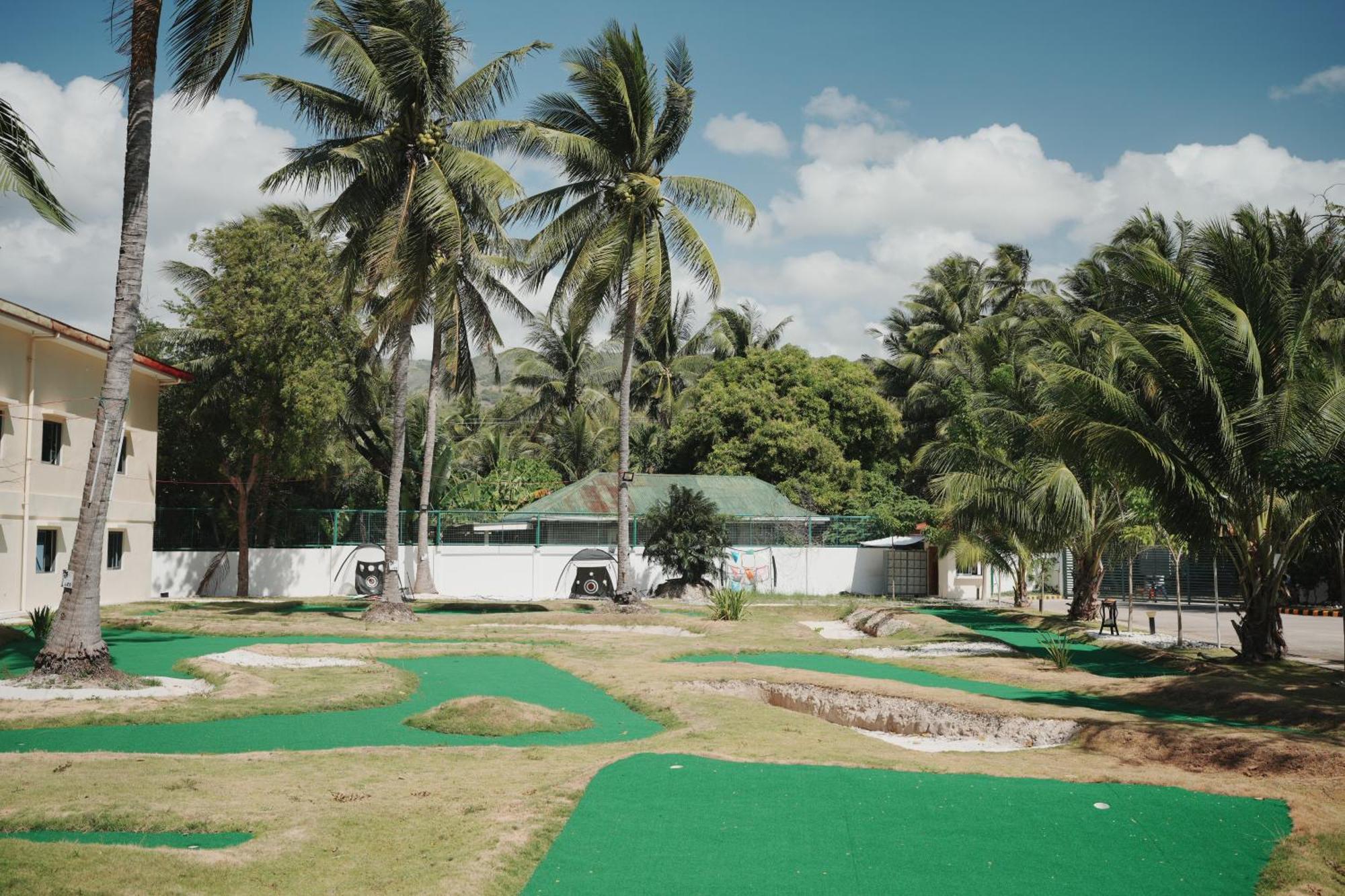 W Golf Resort Oslob Extérieur photo