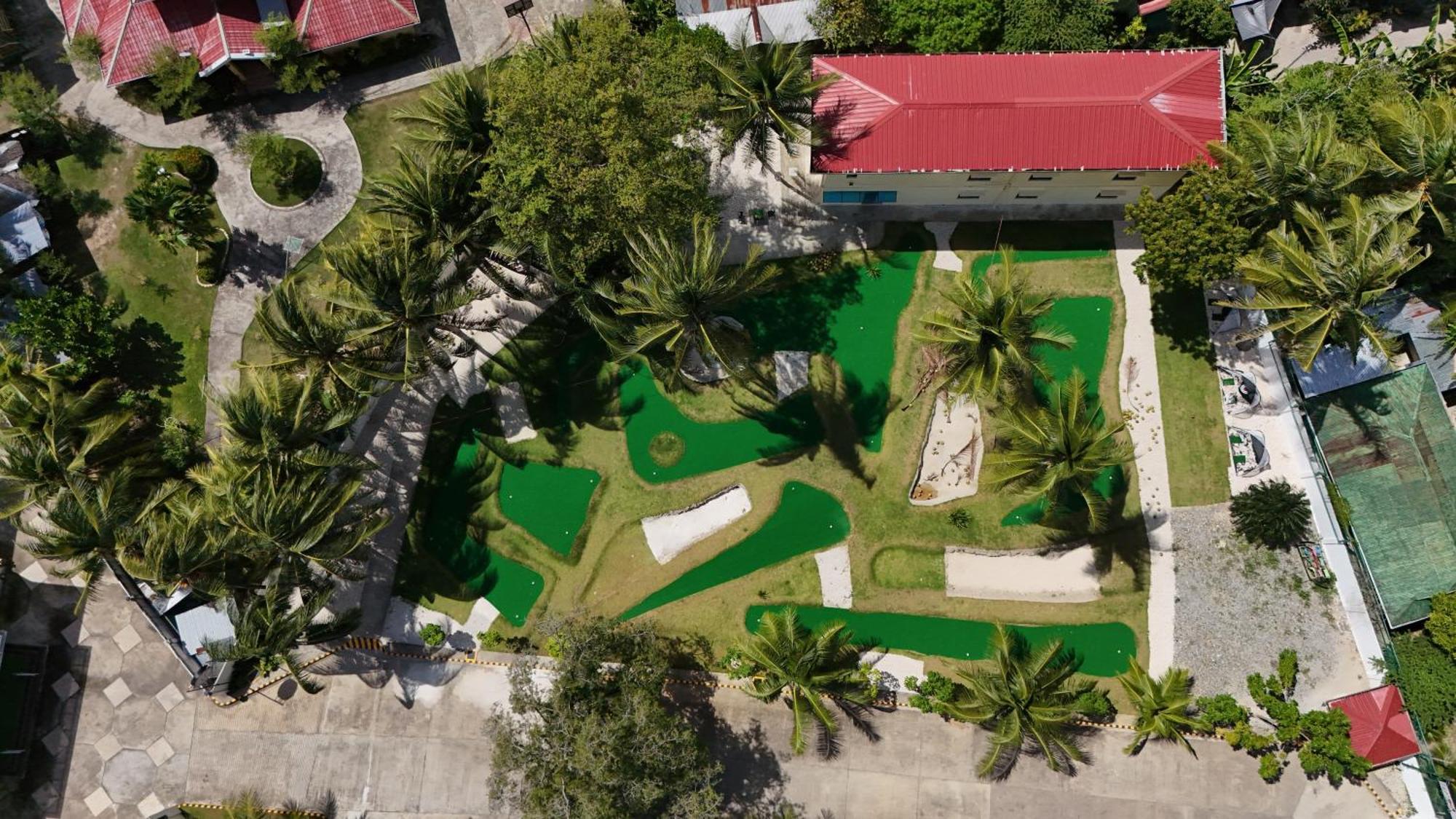 W Golf Resort Oslob Extérieur photo