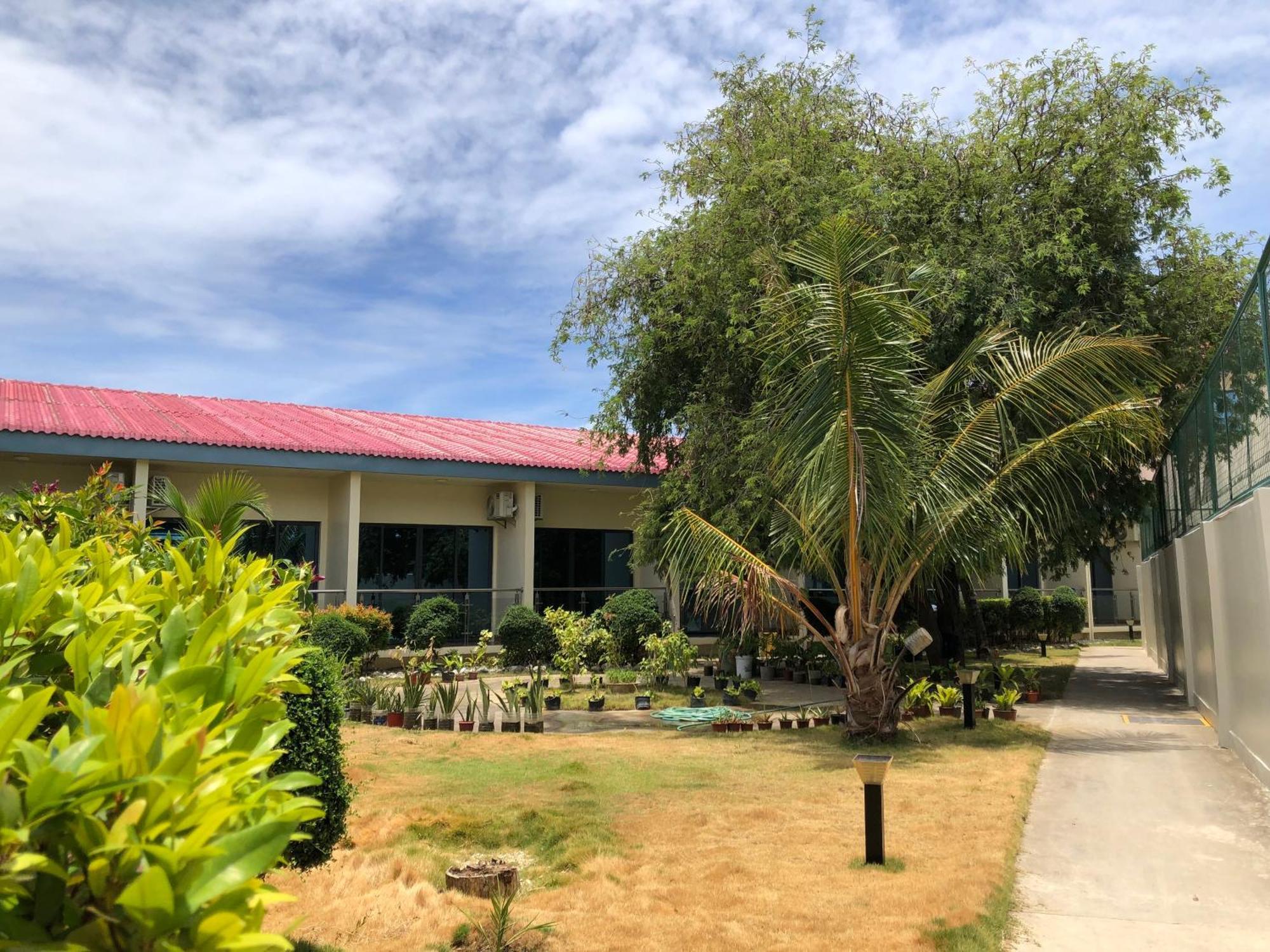 W Golf Resort Oslob Extérieur photo